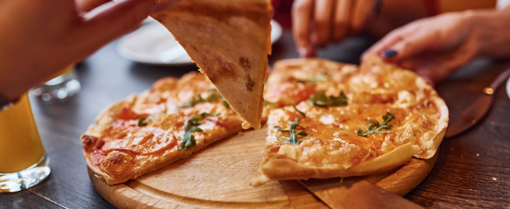 Restoran P8: pizza po izboru iz krušne peći - Kuponko.si
