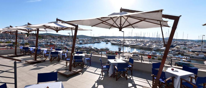 Hotel IN 4*, Biograd na Moru: odmor s polupansionom - Kuponko.si