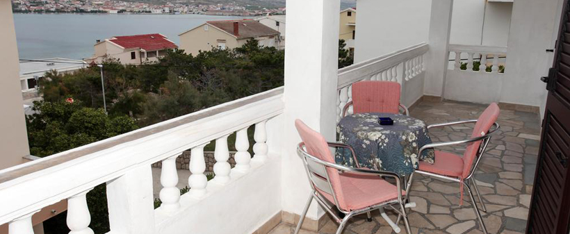 Apartmani Salis 3*, Pag: odmor na moru - Kuponko.si
