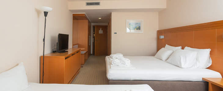 Hotel La Luna 4*, Pag: luksuzni odmor na plaži - Kuponko.si