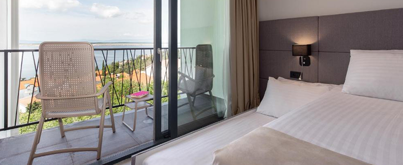 Paviljoni Omorika 3*, Crikvenica: odmor s polupansionom - Kuponko.si