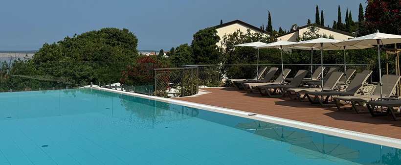 Paviljoni Omorika 3*, Crikvenica: odmor s polupansionom - Kuponko.si