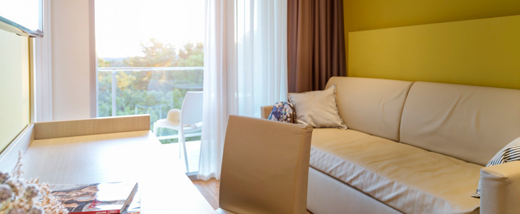 Crvena Luka 4*, Biograd na Moru: odmor s polupansionom - Kuponko.si