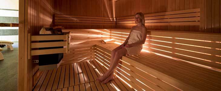 Crvena Luka 4*, Biograd na Moru: odmor s polupansionom - Kuponko.si