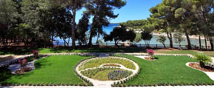 Crvena Luka 4*, Biograd na Moru: odmor s polupansionom - Kuponko.si