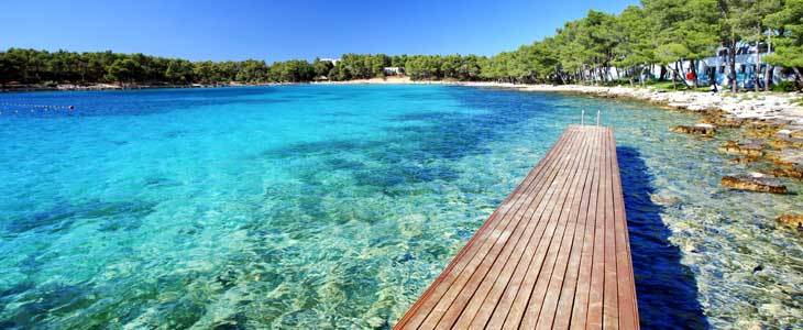 Crvena Luka 4*, Biograd na Moru: odmor s polupansionom - Kuponko.si