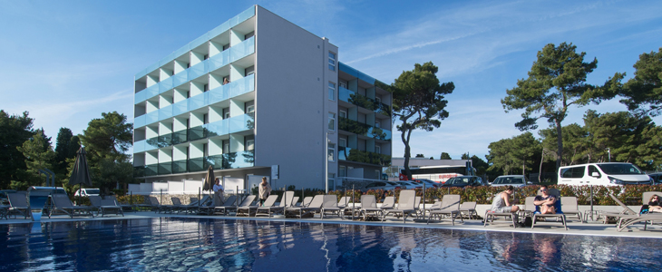 Vile Arausana & Antonina 4*, morski odmor - Kuponko.si