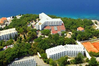 Depandansa Primorka, Omišalj: noćenje s polupansionom