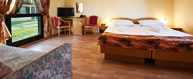 Terme Ptuj, Bungalovi 3*: polupansion, kupanje, sauna - Kuponko.si