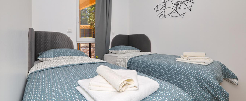 Pine beach resort, Pakoštane: mobilne kućice - Kuponko.si