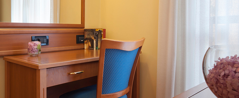 Hotel Kristal, Opatija, proljetni odmor - Kuponko.si