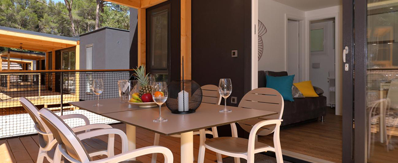 Pine beach resort, Pakoštane: mobilne kućice - Kuponko.si