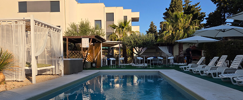 Kristal Paris Resort, odmor u Novalji na Pagu - Kuponko.si