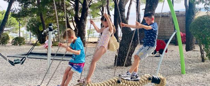 Obiteljski resort Urania, Baška Voda: obiteljski odmor - Kuponko.si