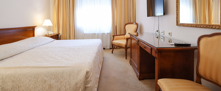 Hotel Val***, Seget Donji, Trogir: morski odmor - Kuponko.si