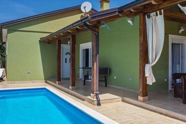 Kuća za odmor s bazenom: prekrasan odmor u Puli