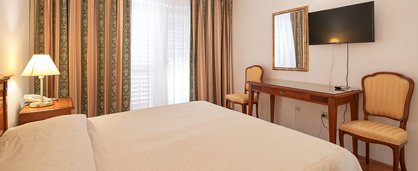 Hotel Val***, Seget Donji, Trogir: morski odmor - Kuponko.si